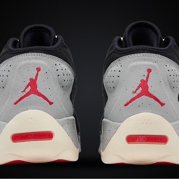 These are jordan Zion 2 black light Smokey grey - Picture 3 of 5